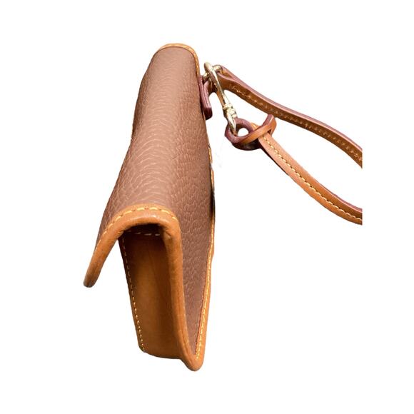 NWOT Dooney & Bourke Wristlet Women’s 1Size Pebbled Leather SignatureRedInterior - Picture 5 of 9